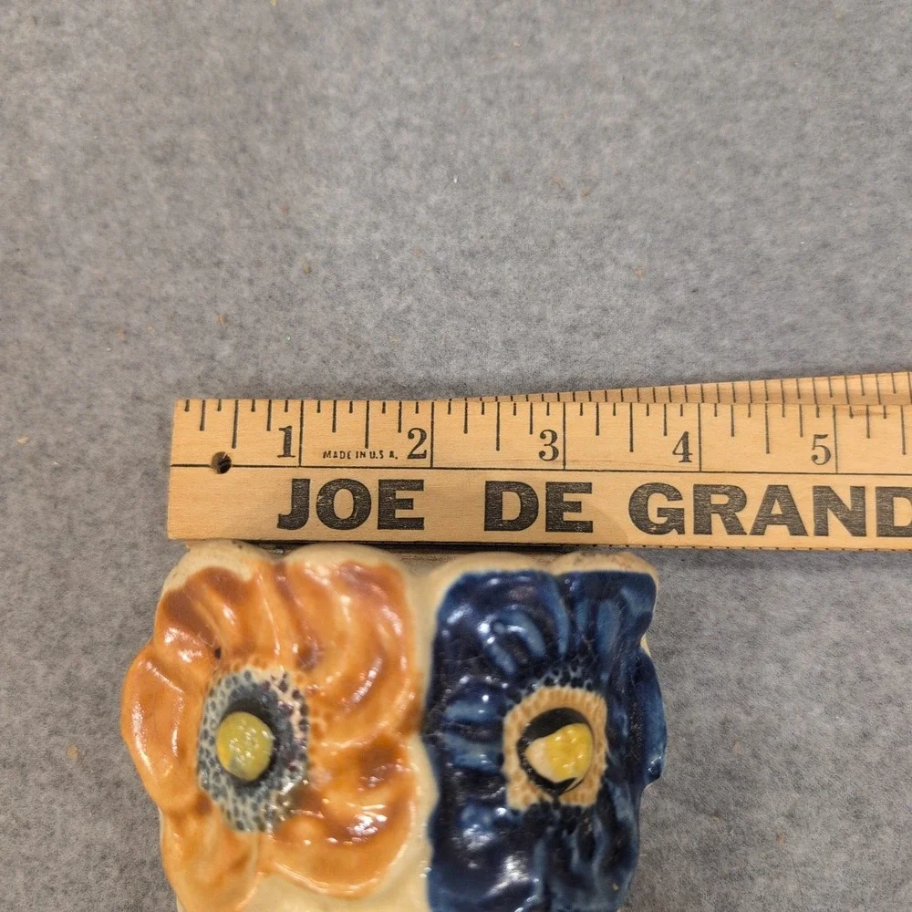 Vintage Japan Ceramic Floral Wall Pocket Vase Embossed Orange Blue Flowers - Picture 5 of 5